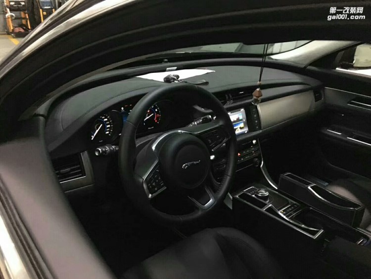 【西安億之星】捷豹XFL改裝360度全景倒車系統(tǒng)