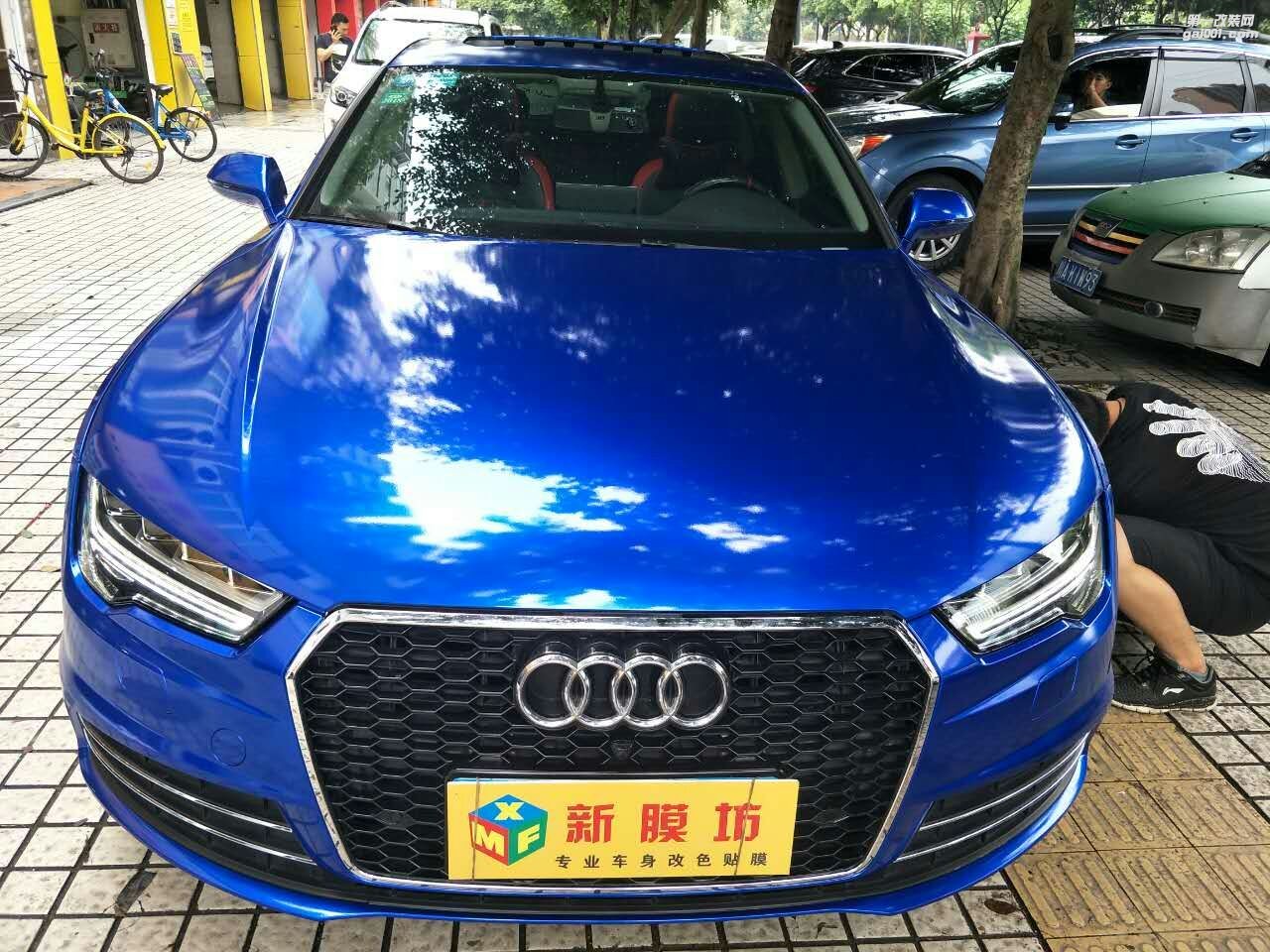 成都全車改色貼膜奧迪A7車身改色貼膜極光藍