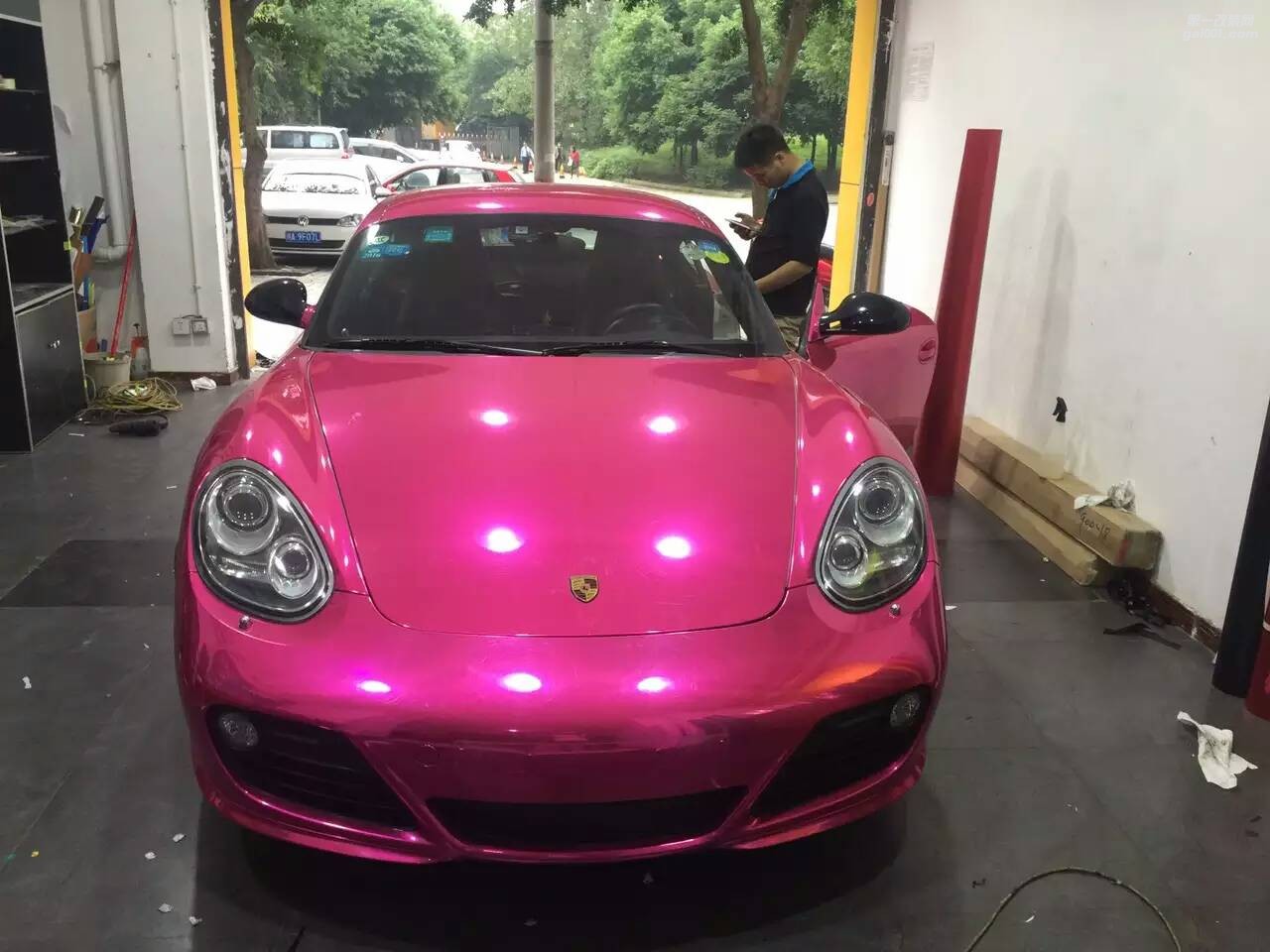 成都車身貼膜改色保時捷卡曼全車貼膜改色金屬冰藍