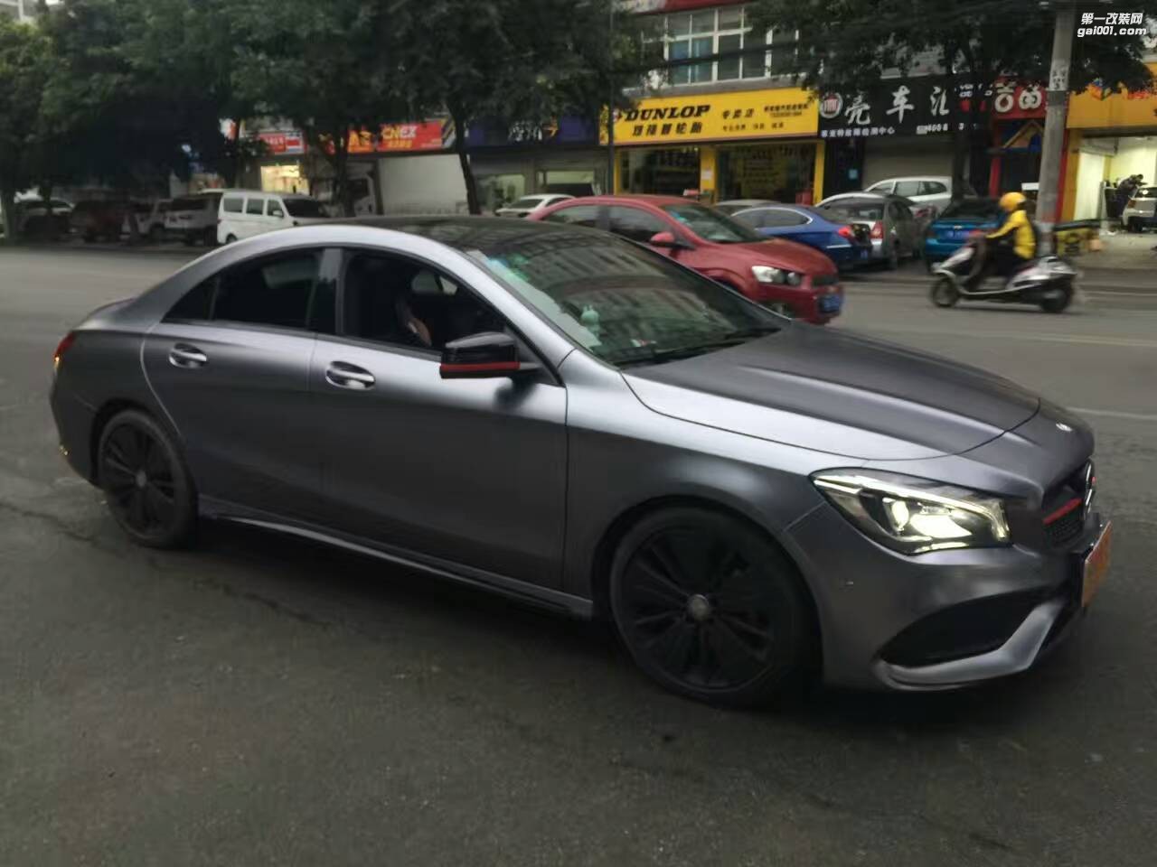 成都改色貼膜奔馳CLA全車貼膜改色電光碳灰電光灰