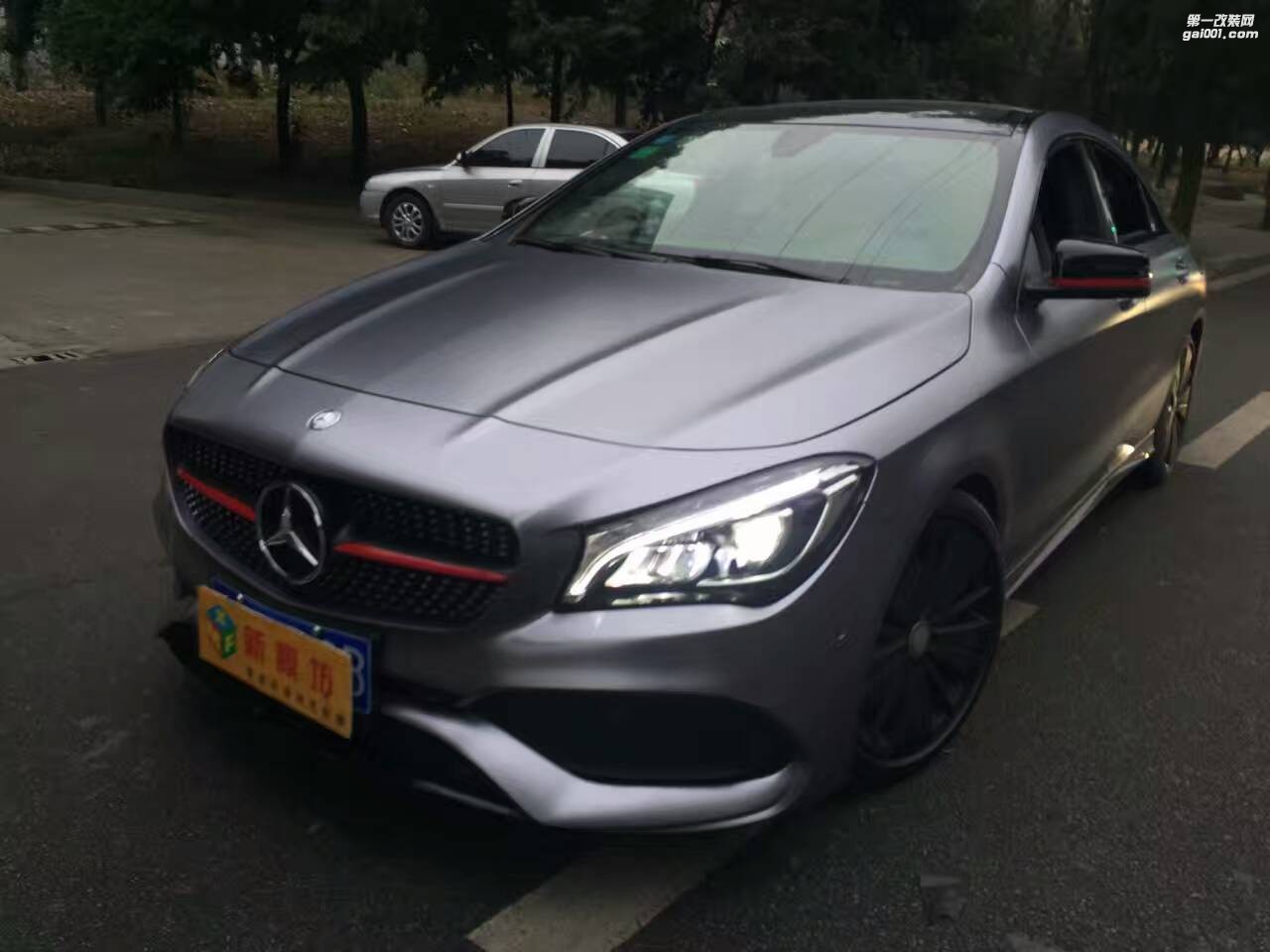 成都改色貼膜奔馳CLA全車貼膜改色電光碳灰電光灰