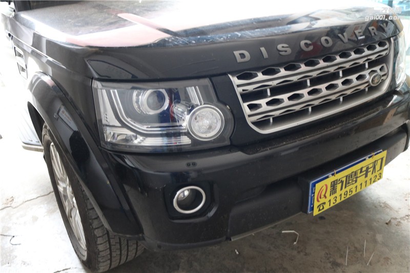 路虎發(fā)現(xiàn)4車燈改裝升級海拉五雙光透鏡 貴陽黔鷹車燈改裝