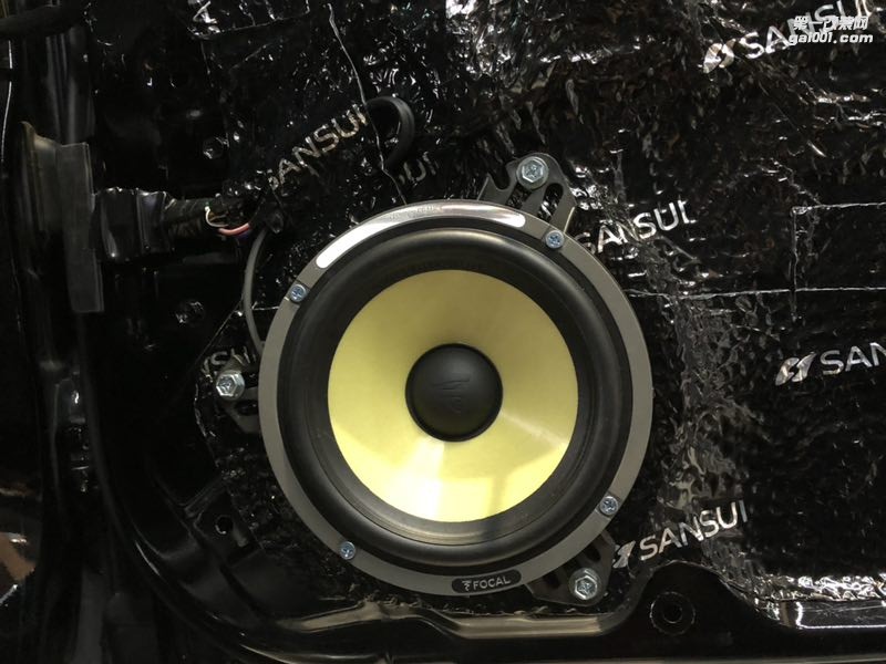 豐田皇冠全車隔音降噪一路靜心非凡感受音響改裝法國勁浪ES165K移動歌劇院呈現(xiàn)眼前汕頭市星悅汽車音響