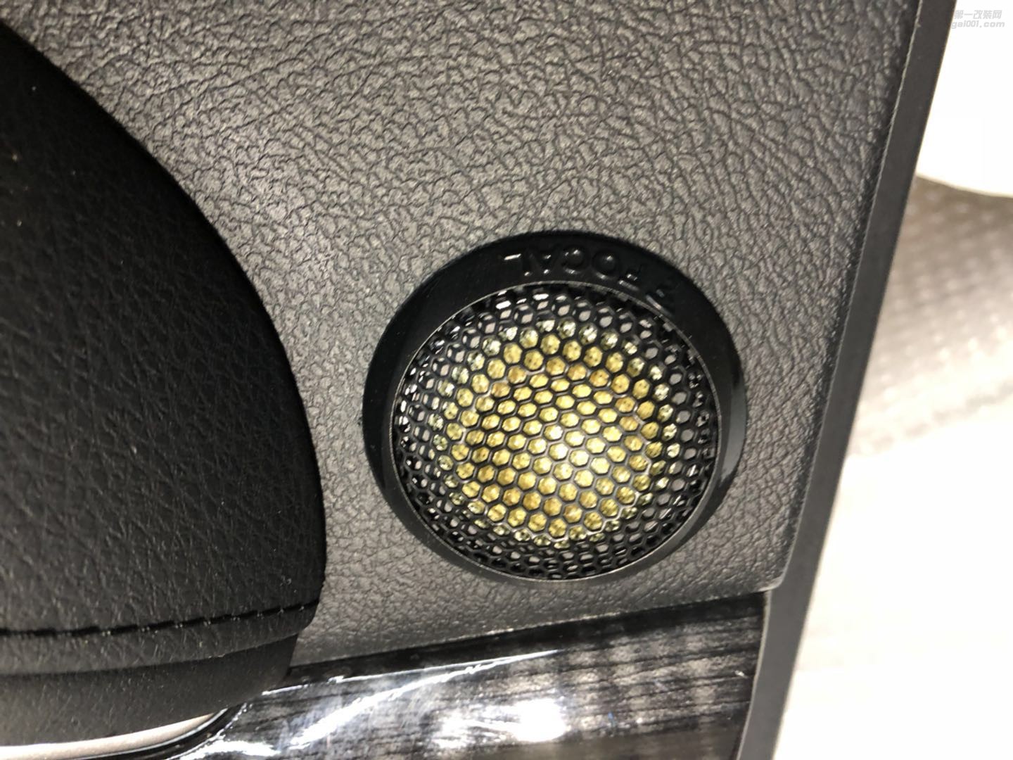 豐田皇冠全車隔音降噪一路靜心非凡感受音響改裝法國勁浪ES165K移動歌劇院呈現(xiàn)眼前汕頭市星悅汽車音響