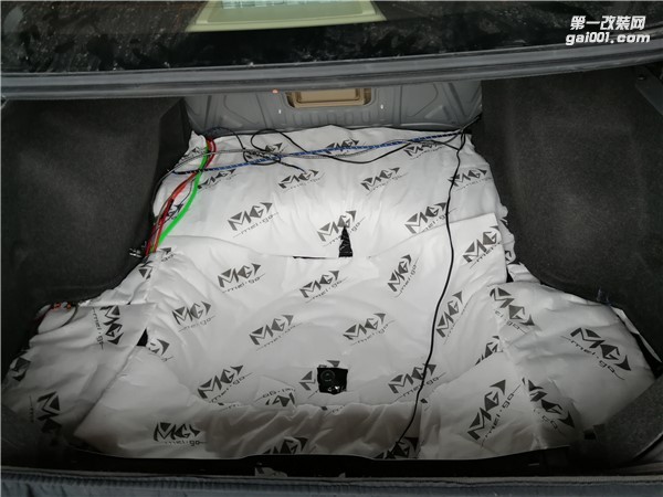 泉州山水汽車音響 天籟重量級低音炮升級 火山口造型 紅紅火火2018