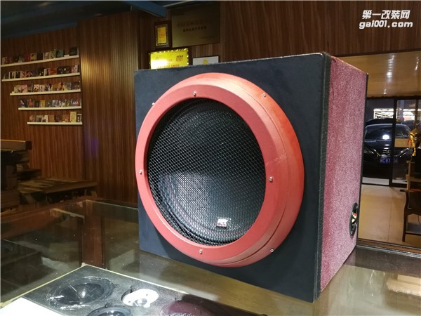 泉州山水汽車音響 天籟重量級低音炮升級 火山口造型 紅紅火火2018