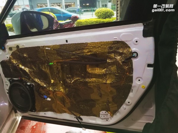 雷克薩斯ES250全車隔音 俄羅斯純進(jìn)口隔音材料打造 泉州山水汽車音響改裝