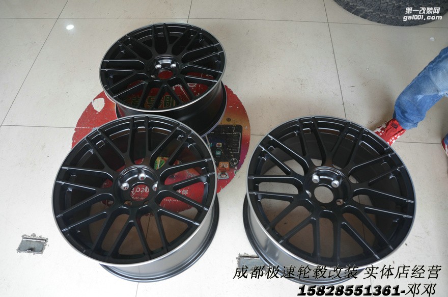成都極速輪轂 奔馳C級(jí) 升級(jí)19寸前后配黑色車(chē)邊
