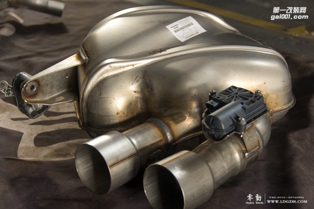 保時(shí)捷Macan升級(jí)原廠閥門排氣-長(zhǎng)沙專業(yè)保時(shí)捷改裝