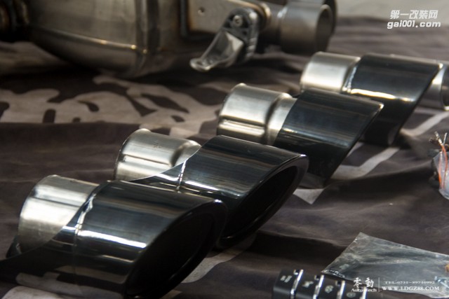 保時(shí)捷Macan升級(jí)原廠閥門排氣-長(zhǎng)沙專業(yè)保時(shí)捷改裝