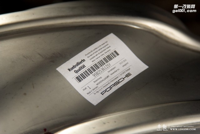 保時(shí)捷Macan升級(jí)原廠閥門排氣-長(zhǎng)沙專業(yè)保時(shí)捷改裝