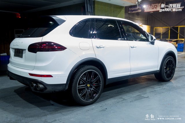 保時(shí)捷卡宴改裝JBOM頭段、AK中尾段排氣-長沙專業(yè)保時(shí)捷改裝