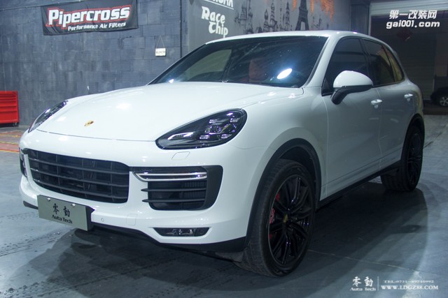 保時(shí)捷卡宴改裝JBOM頭段、AK中尾段排氣-長沙專業(yè)保時(shí)捷改裝