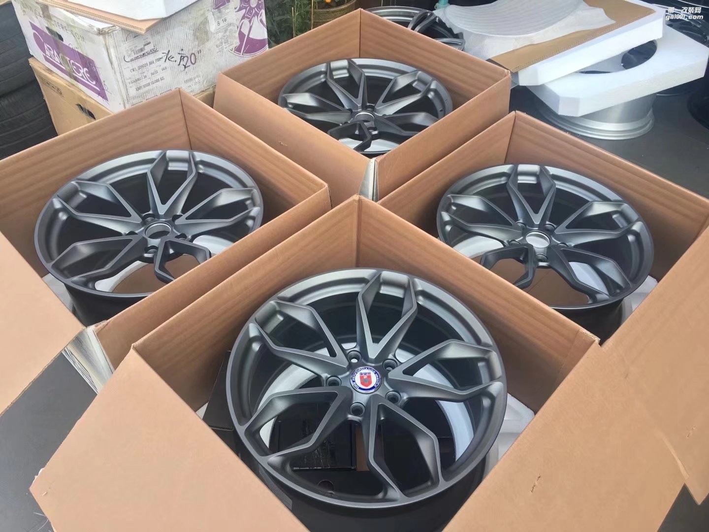 新帕拉米拉 ? 美國HRE P201 ? PZ4