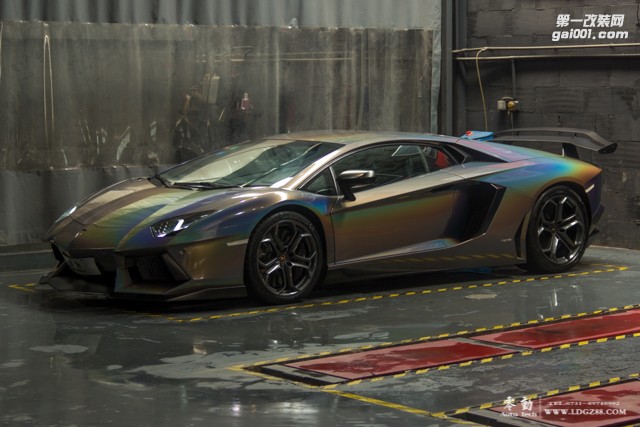蘭博基尼LP700改裝綿繡灰變色膜-湖南專業(yè)豪車改裝