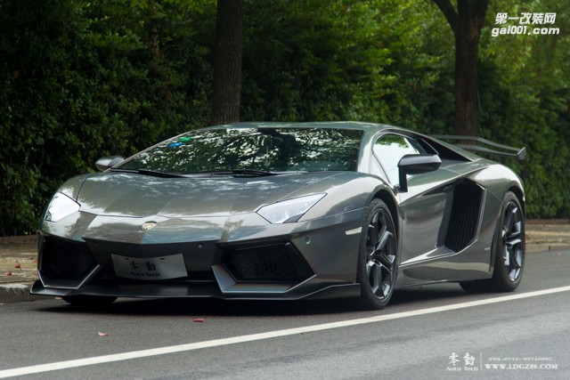 蘭博基尼LP700改裝綿繡灰變色膜-湖南專業(yè)豪車改裝