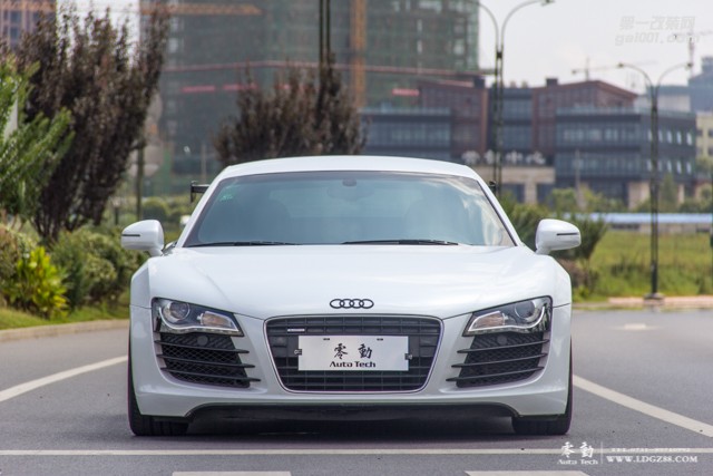 奧迪R8全車真皮內(nèi)飾改裝、鉆石白改色膜-長(zhǎng)沙專業(yè)豪車改裝