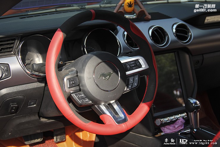 野馬電光紫、星空頂、特斯拉大屏-湖南專業(yè)豪車改裝