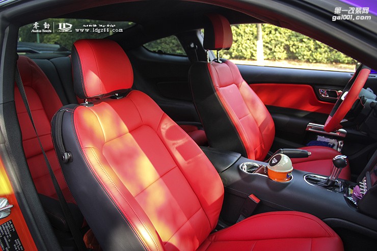 野馬電光紫、星空頂、特斯拉大屏-湖南專業(yè)豪車改裝