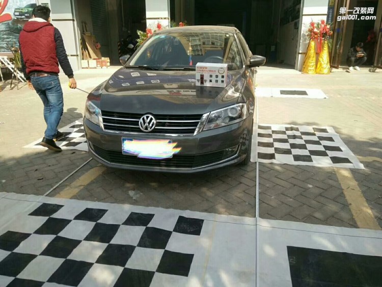 【西安億之星】大眾朗逸改裝360度無縫全景倒車泊車輔助系統(tǒng)