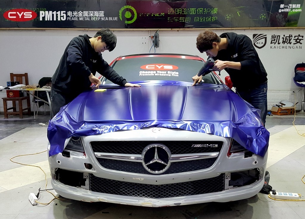 成都靚車會(huì)青羊店奔馳SLK350電光金屬深海藍(lán)汽車改色貼膜