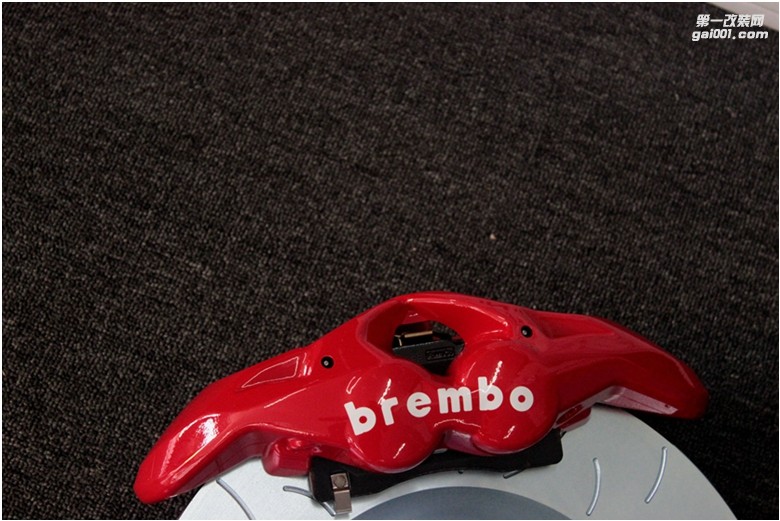 海亚：意大利BREMBO全原装套件最新出品BM-4活塞搭配345一体碟 适配A3高尔夫速腾GLI迈腾途观CC甲壳虫WRX BRZ