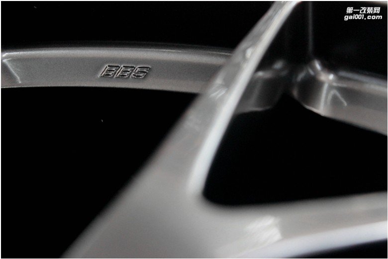 海亚：日本BBS RI-D 航空铝 /杜拉铝 硬材质超轻量化锻造轮毂 19寸 奥迪RS3  S3 奔驰A45 CLA45 大众GTI R