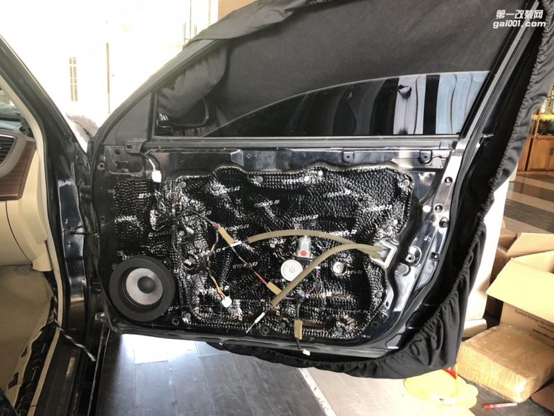 日產(chǎn)天籟全車隔音降噪音響改裝法國勁浪165AS3三分頻英國創(chuàng)世紀(jì)功放享受甜美人聲天籟之音汕頭市星悅汽車音響