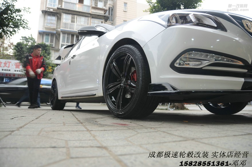 成都極速 現(xiàn)代名圖改裝18寸極速輪轂KX3269 裝車