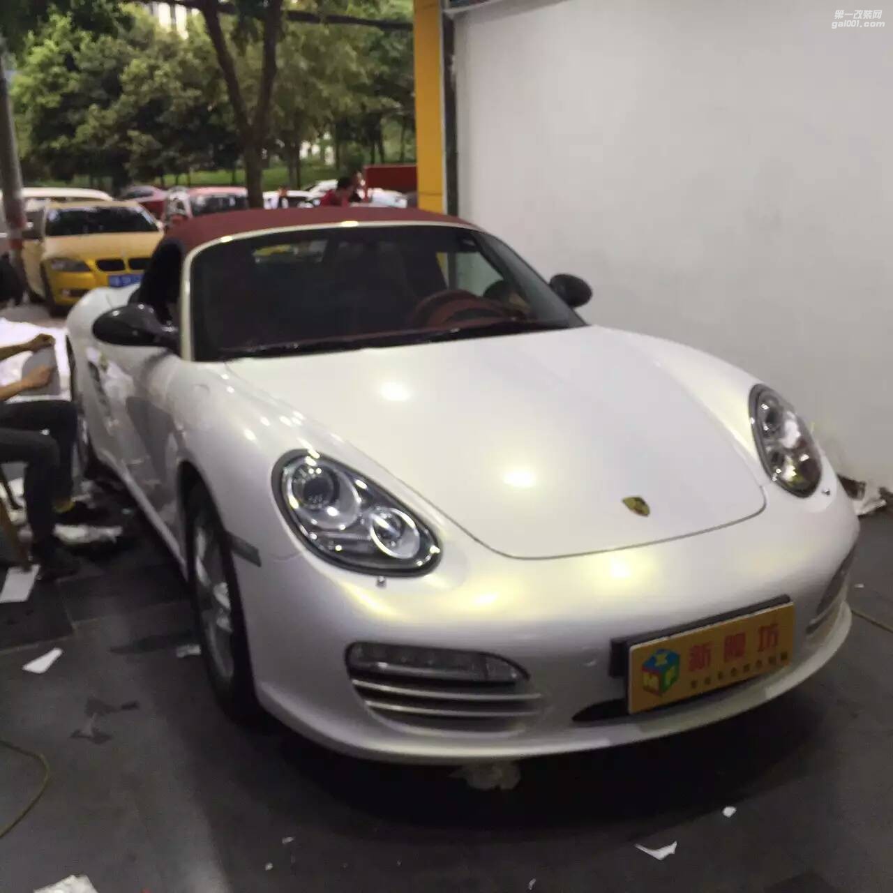成都車身改色貼膜保時捷大眾CC 全車貼膜改色貝殼白變金白色變色龍
