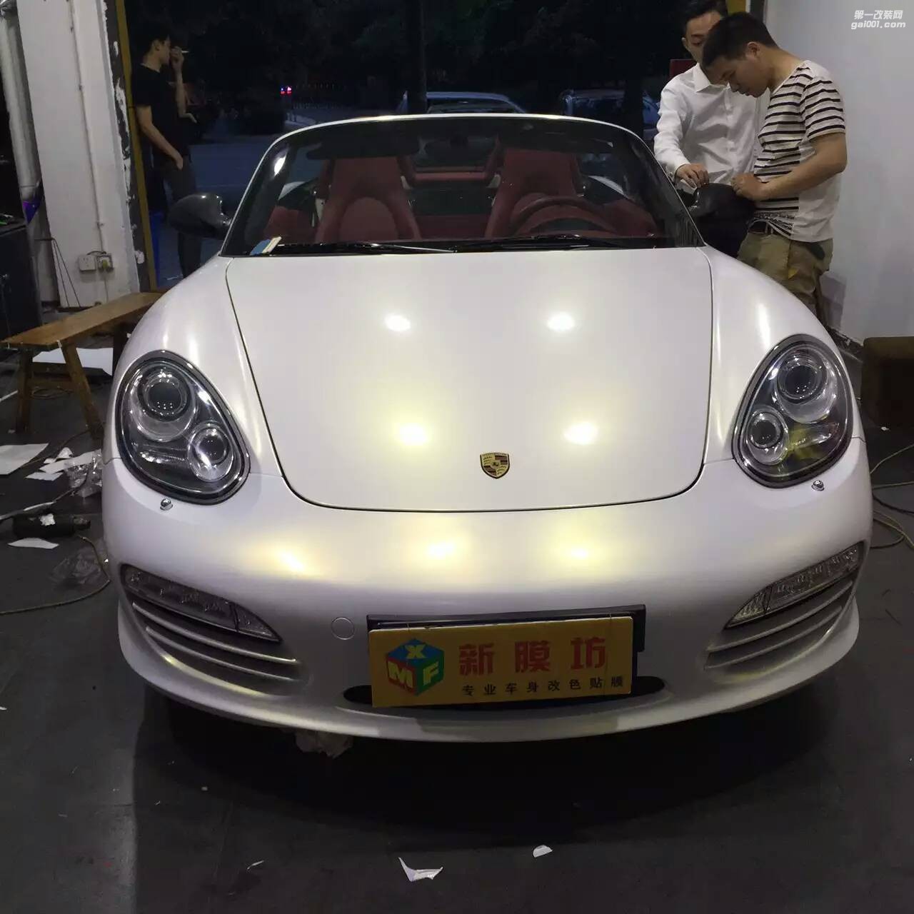成都車身改色貼膜保時捷大眾CC 全車貼膜改色貝殼白變金白色變色龍