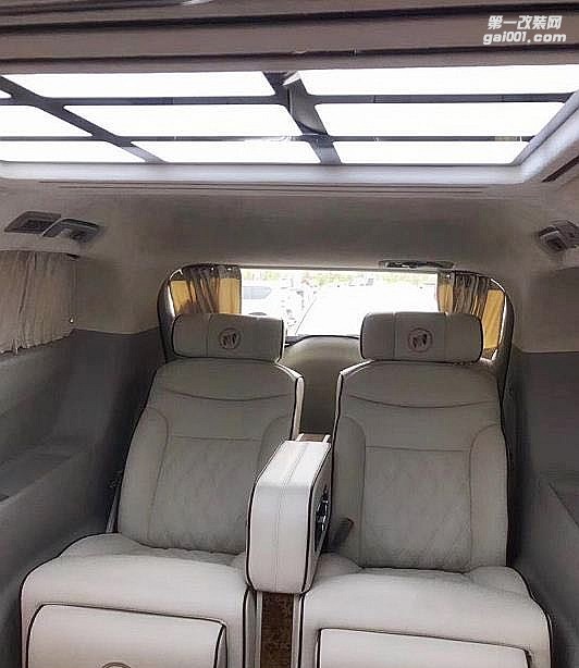 商務車別克GL8改裝航空座椅，內(nèi)飾地板煥新