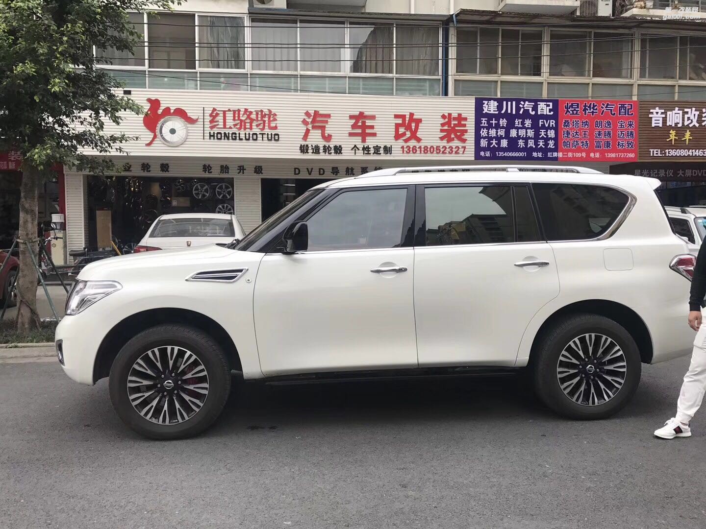 尼桑途樂(lè)升級(jí)改裝20寸輪轂 改裝輪轂輪胎
