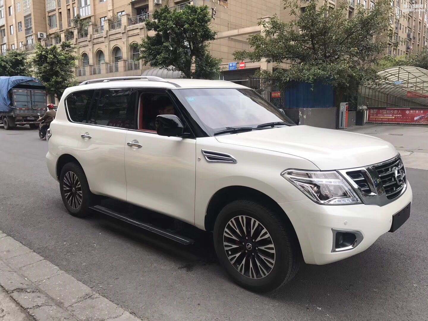 尼桑途樂(lè)升級(jí)改裝20寸輪轂 改裝輪轂輪胎