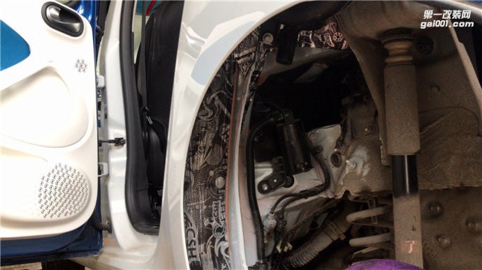 武漢奔馳SMART全車STP隔音施工介紹