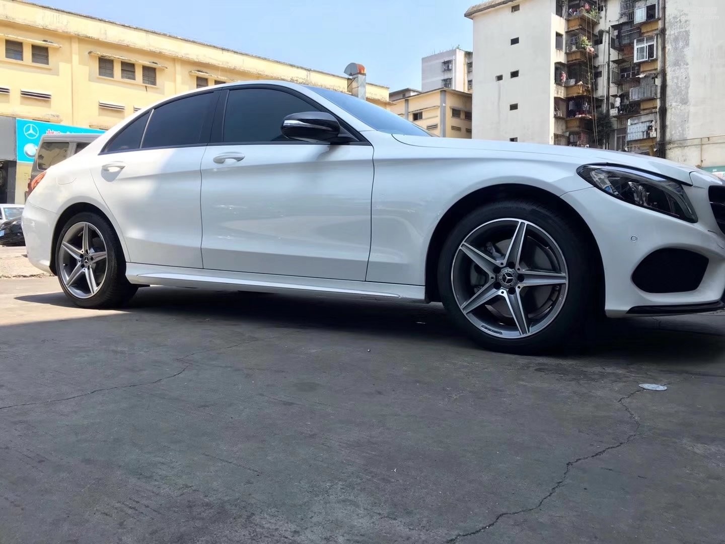 提 新 車，換 輪 轂 ！完工！  奔馳，換 原裝 AMG 18寸 ！ ????