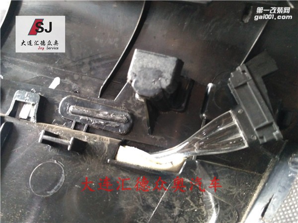 奧迪A6L 升級(jí)無(wú)鑰匙進(jìn)入 背景照明燈  門把手燈