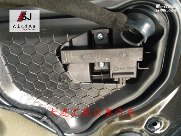 奧迪A6L 升級(jí)無(wú)鑰匙進(jìn)入 背景照明燈  門把手燈
