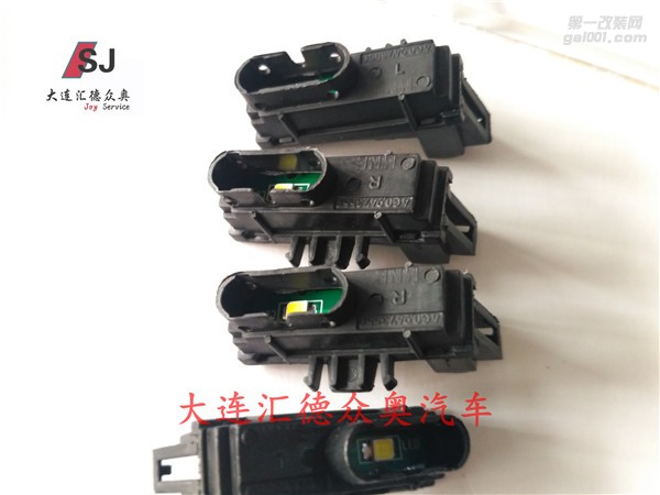 奧迪A6L 升級(jí)無(wú)鑰匙進(jìn)入 背景照明燈  門把手燈