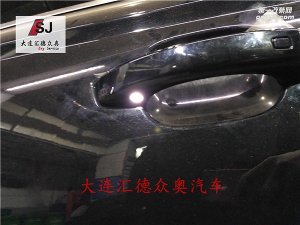 奧迪A6L 升級(jí)無(wú)鑰匙進(jìn)入 背景照明燈  門把手燈