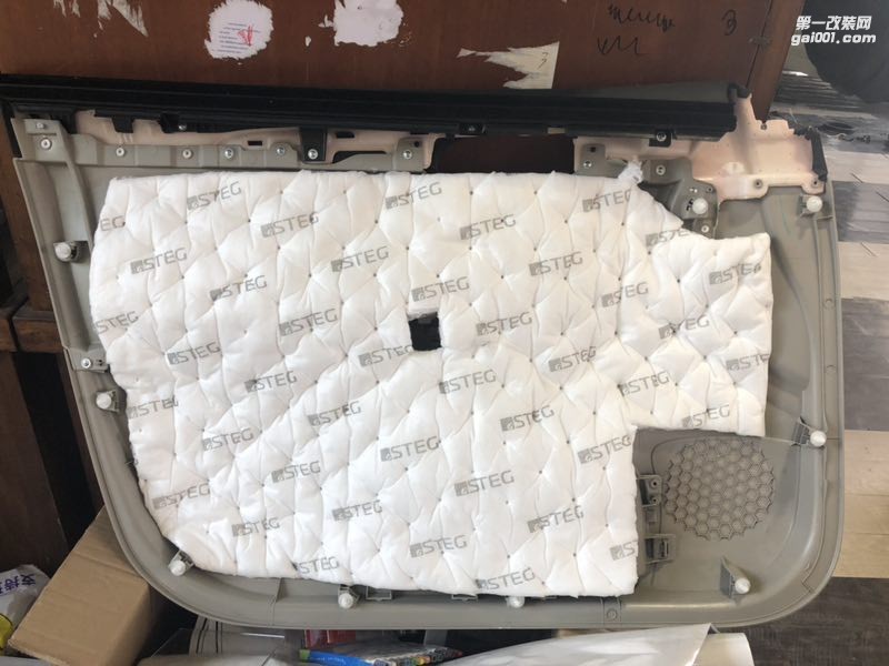 日產(chǎn)軒逸與音樂(lè)同行汕頭市星悅汽車音響具有性價(jià)比的汽車音響入門改裝升級(jí)意大利赫茲四門隔音降噪