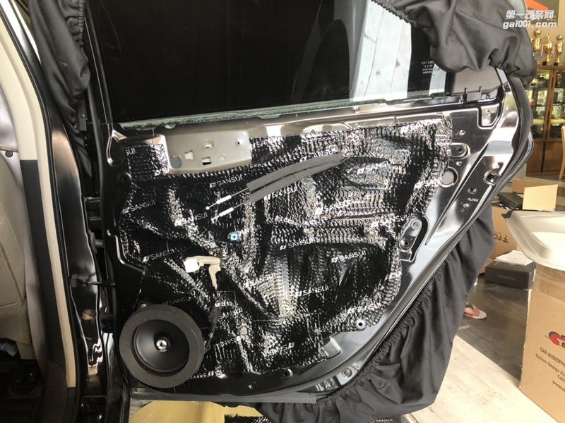 日產(chǎn)軒逸與音樂(lè)同行汕頭市星悅汽車音響具有性價(jià)比的汽車音響入門改裝升級(jí)意大利赫茲四門隔音降噪