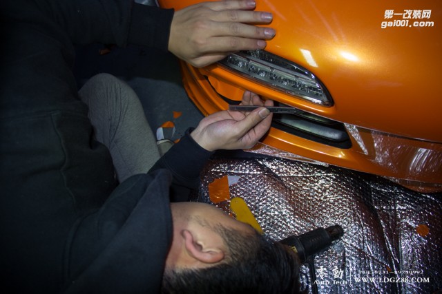 保時捷911全車香金橙貼膜改色-長沙專業(yè)貼膜去哪里