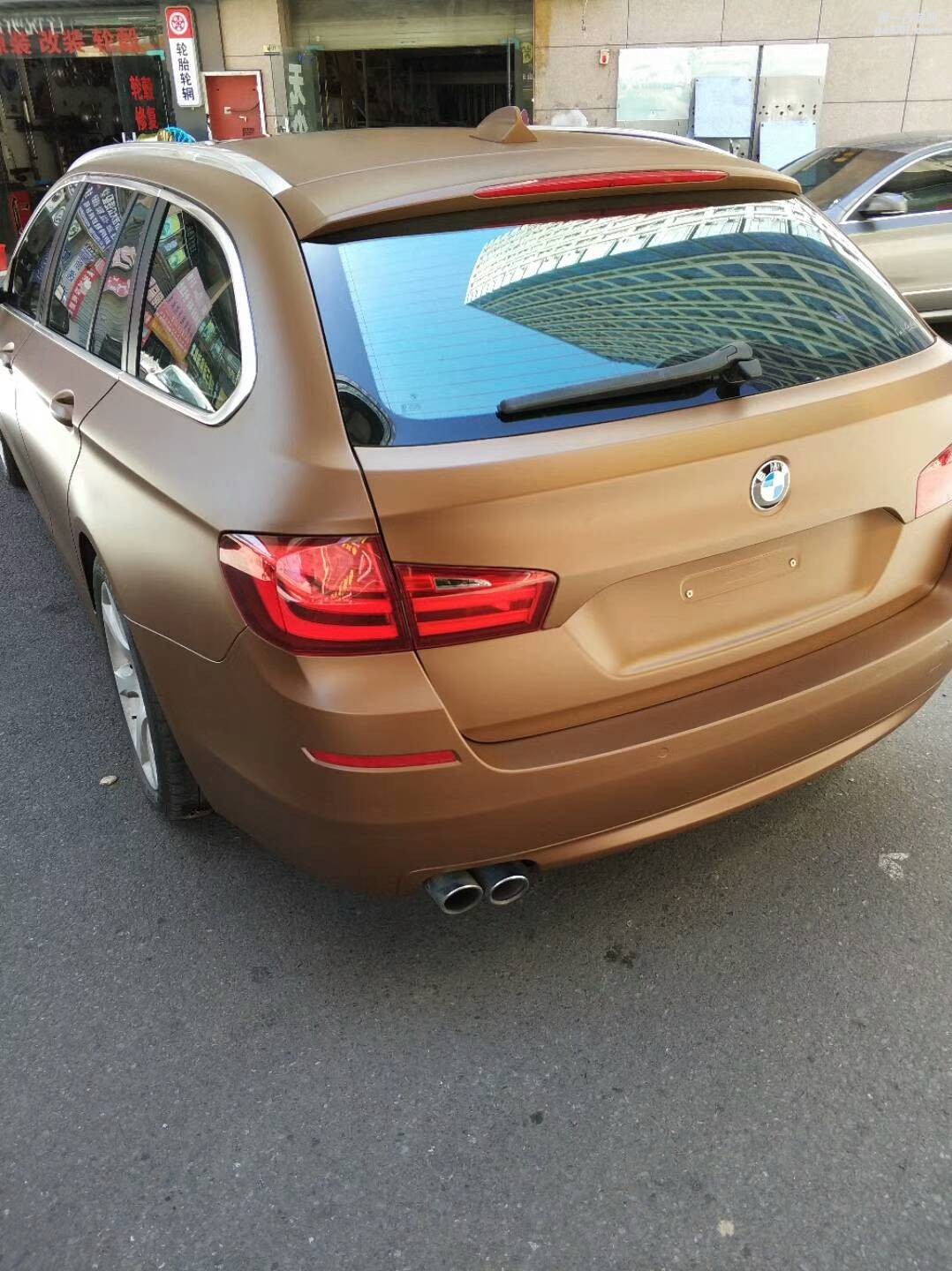 昆山寶馬5系旅行版全車巧克力棕