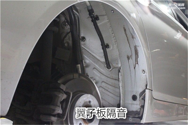 十堰汽車音響改裝-寶馬525升級(jí)意大利ATI悠揚(yáng)6.3