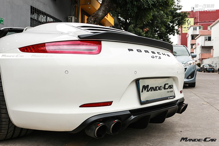 保時捷911卡雷拉改裝turbo輪轂壓尾翼