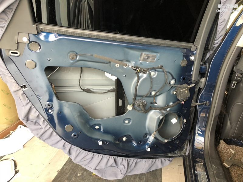 汕頭市專業(yè)改裝福特汽車音響改裝隔音降噪福特金牛座四門隔音降噪音響改裝意大利赫茲汕頭市星悅汽車音響