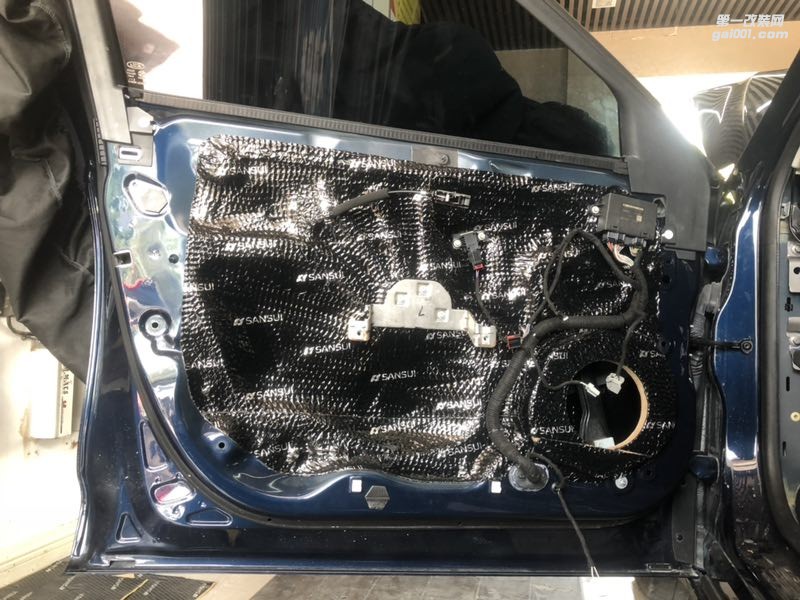 汕頭市專業(yè)改裝福特汽車音響改裝隔音降噪福特金牛座四門隔音降噪音響改裝意大利赫茲汕頭市星悅汽車音響