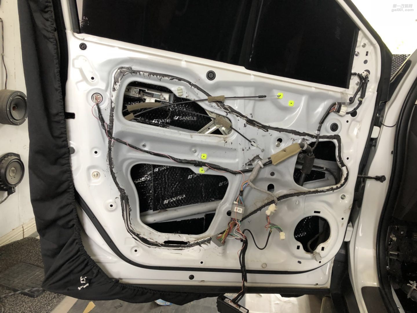 汕頭本田CRV全車隔音降噪跟噪音說拜拜當(dāng)CRV遇上星悅音響套餐而是新的體驗汕頭市星悅汽車音響改裝