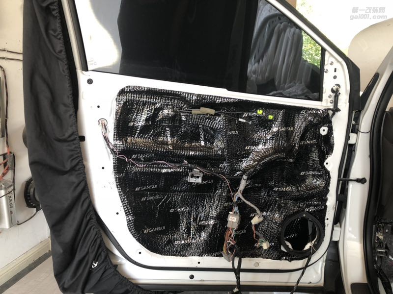 汕頭本田CRV全車隔音降噪跟噪音說拜拜當(dāng)CRV遇上星悅音響套餐而是新的體驗汕頭市星悅汽車音響改裝